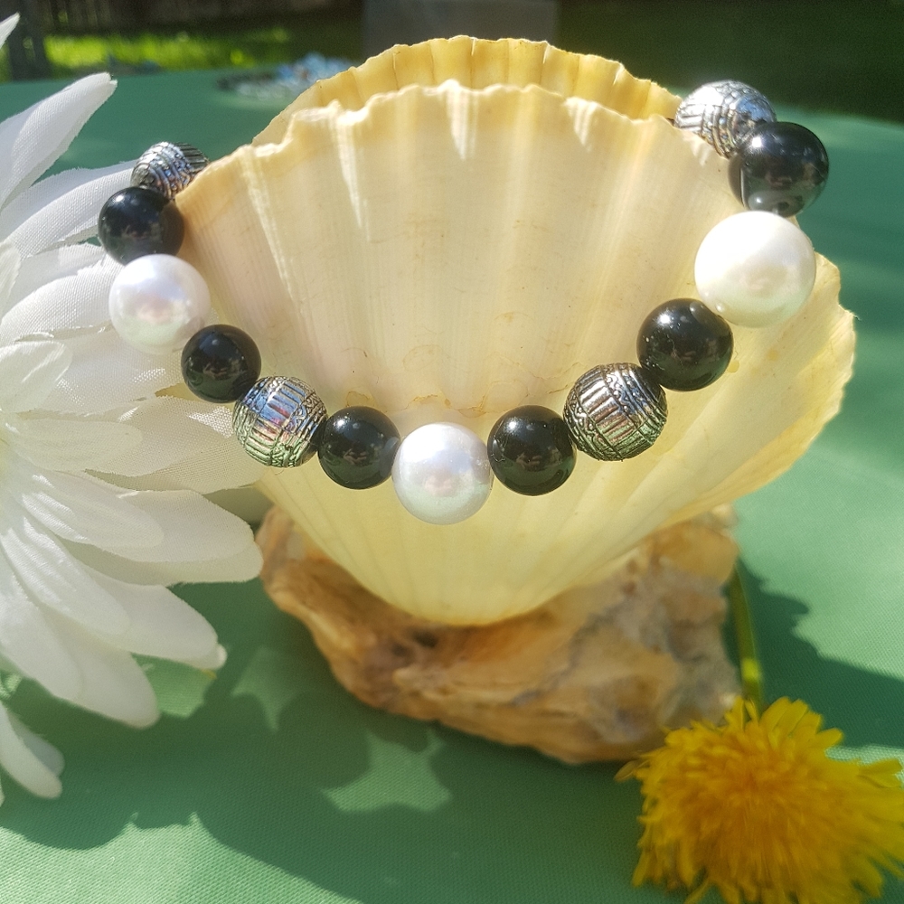 ⚪🖤 Onyx Pearl Bracelet